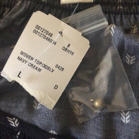 NWT! Forever 21 Women’s Blouse - Picture 9 of 9